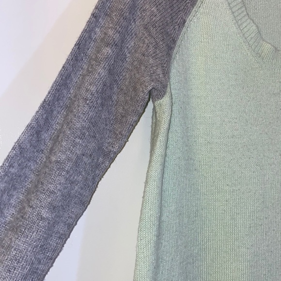 Robbi & Nikki Sweater Size M - Picture 4 of 10